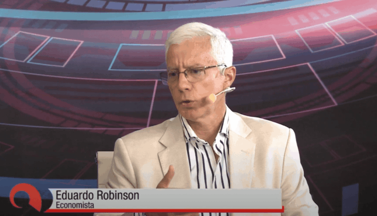 Eduardo Robinson hablando sobre economia 2024