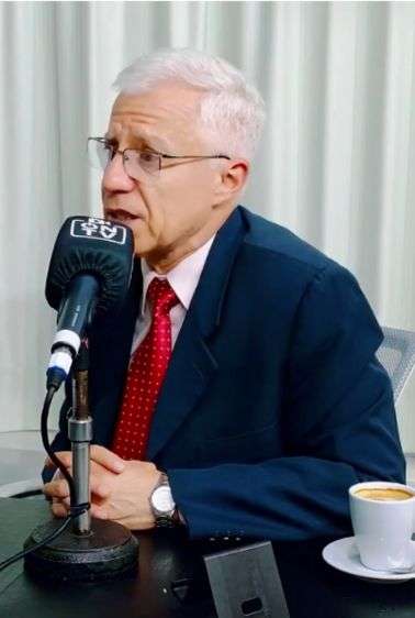 Robinson explicó su posición sobre la economía de argentina